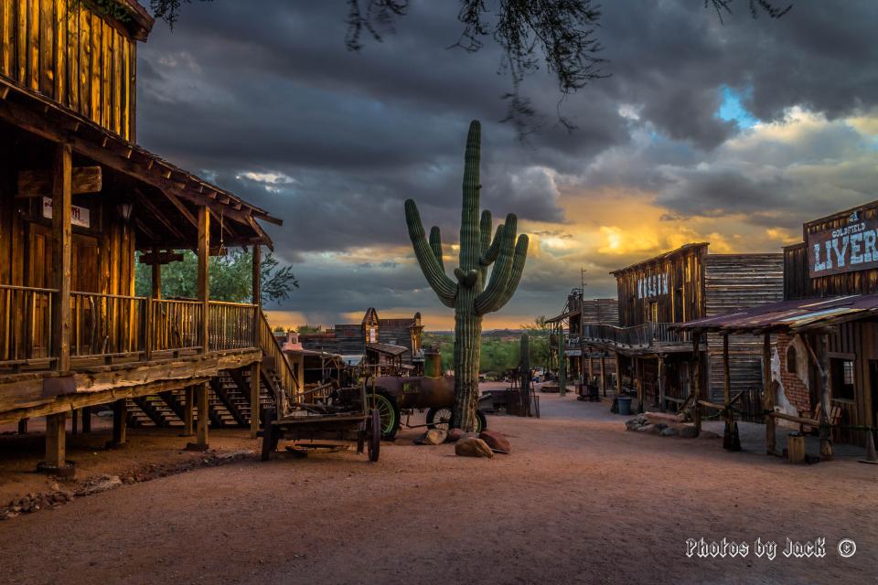goldfield ghost town in apache junction az